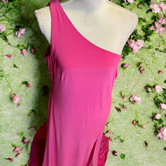 NWT IEENA for Mac Duggal ‘Jersey One Shoulder Draped Back Gown’ in Candy Pink 10 - Picture 4 of 16